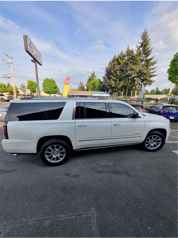 Used 2015 GMC Yukon XL Denali w/ Premium Package AWD/4WD image 7