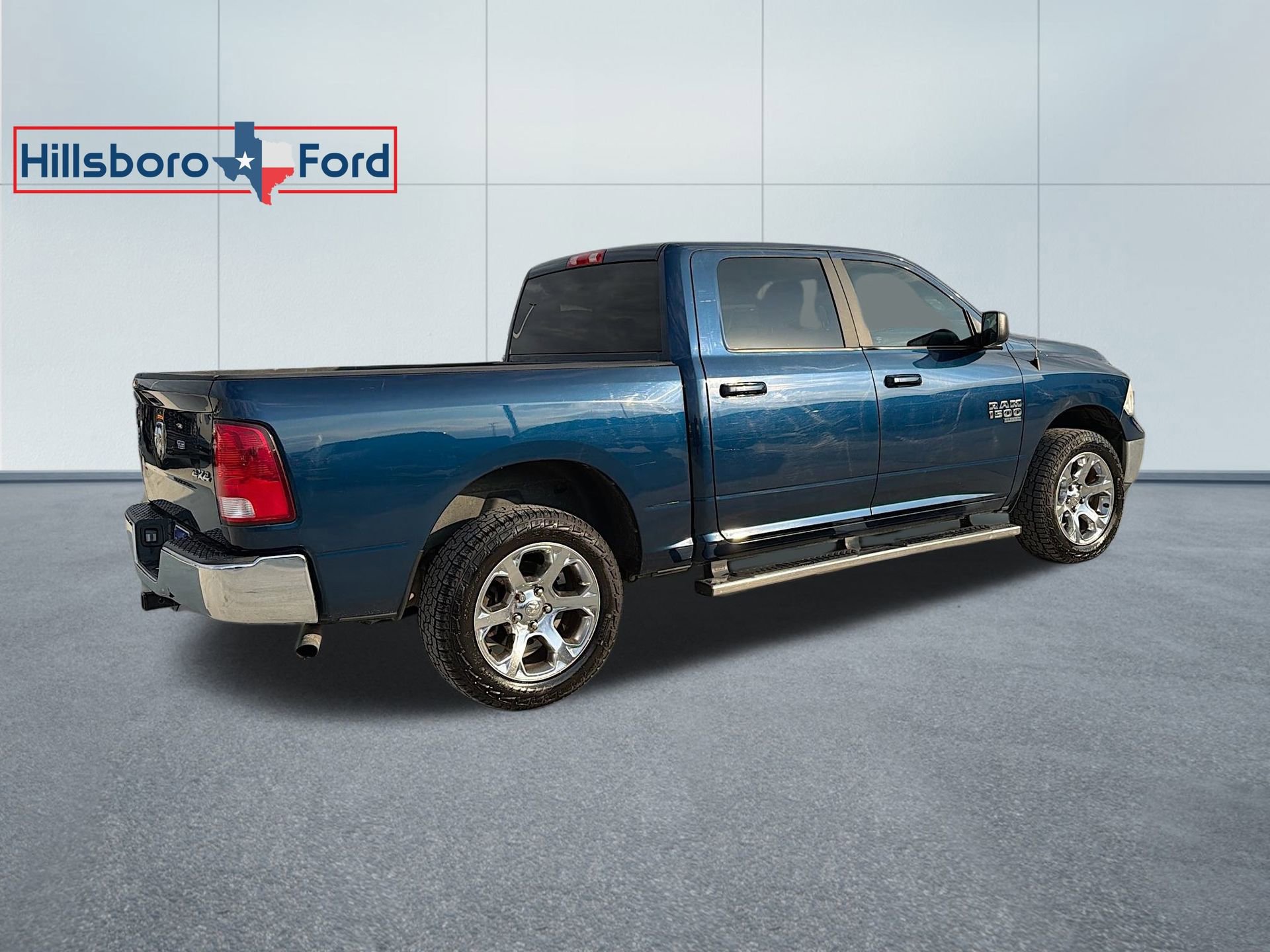Used 2021 RAM 1500 Classic SLT image 8
