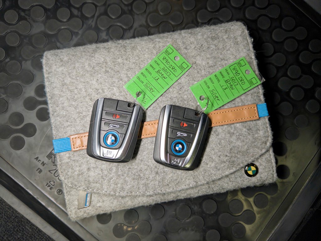 Used 2017 BMW i3 94 Ah w/Range Extender image 20