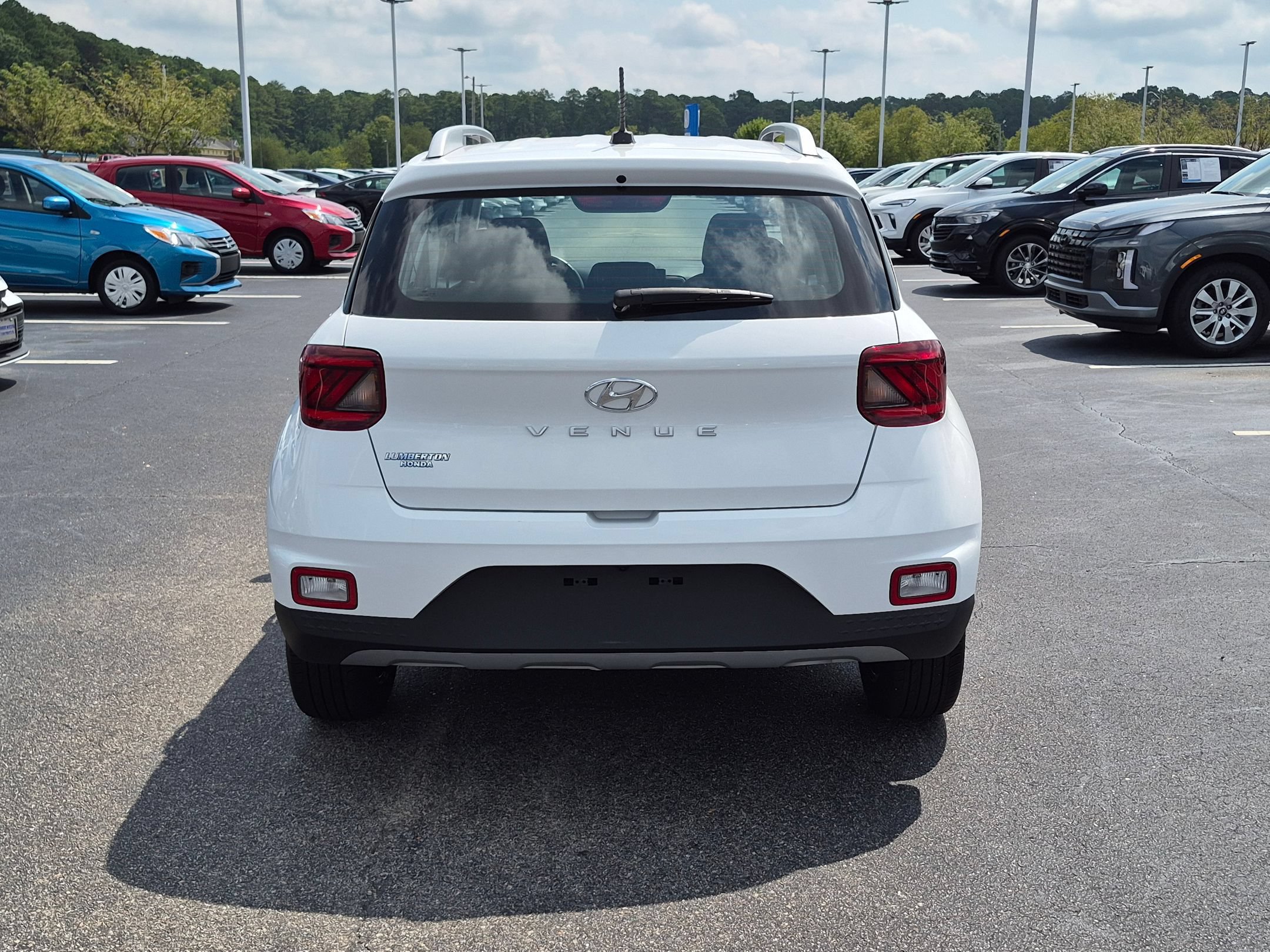 Used 2025 Hyundai Venue SEL FWD image 4