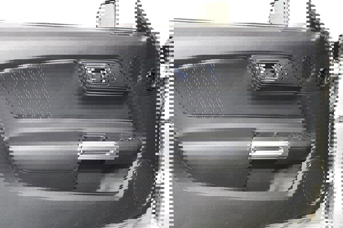 Used 2017 Ford Mustang Premium image 6