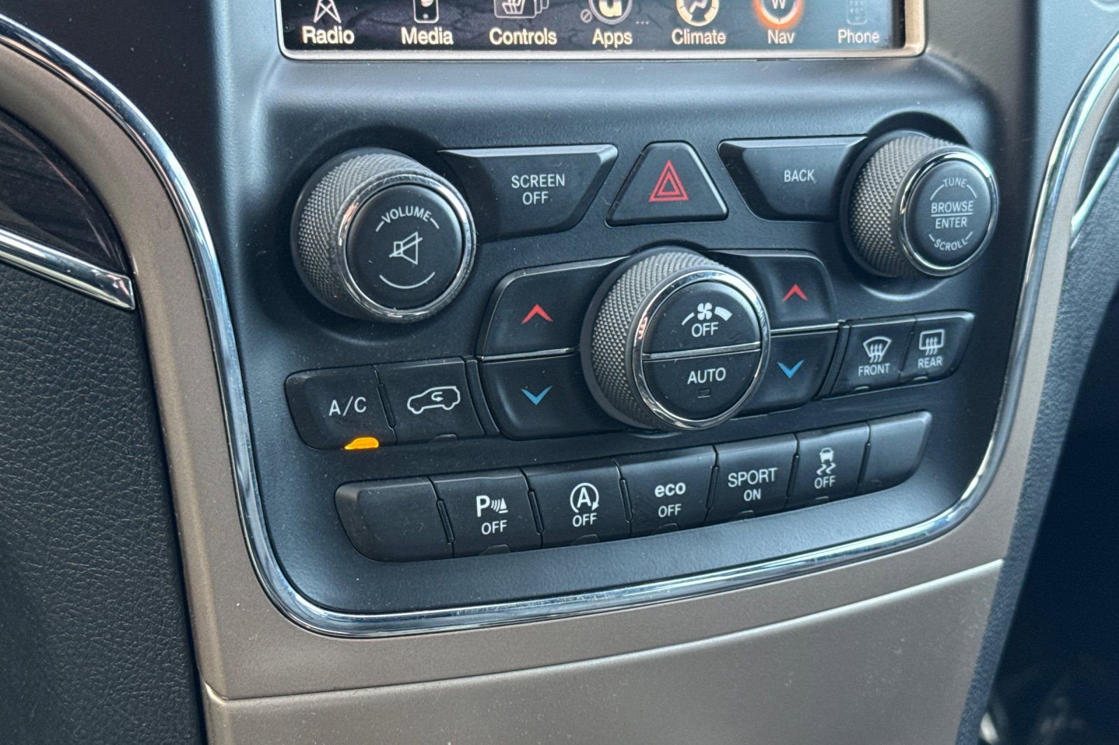 Used 2017 Jeep Grand Cherokee Overland image 23