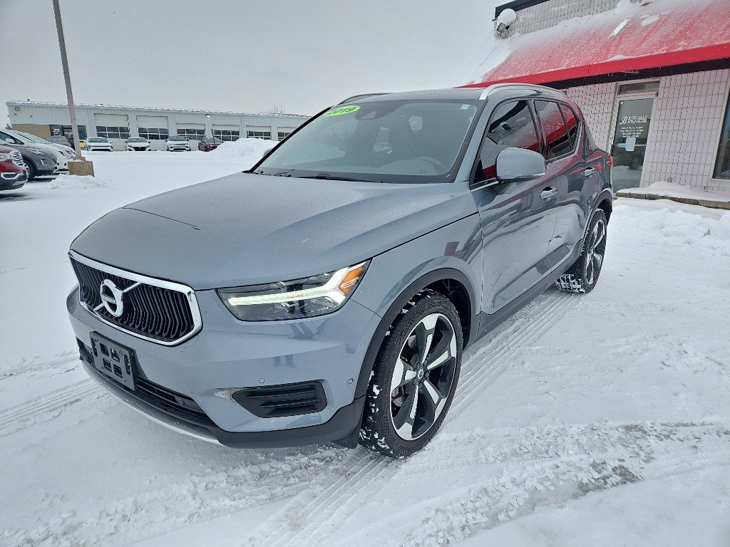 Used 2019 Volvo XC40 T5 Momentum image 8