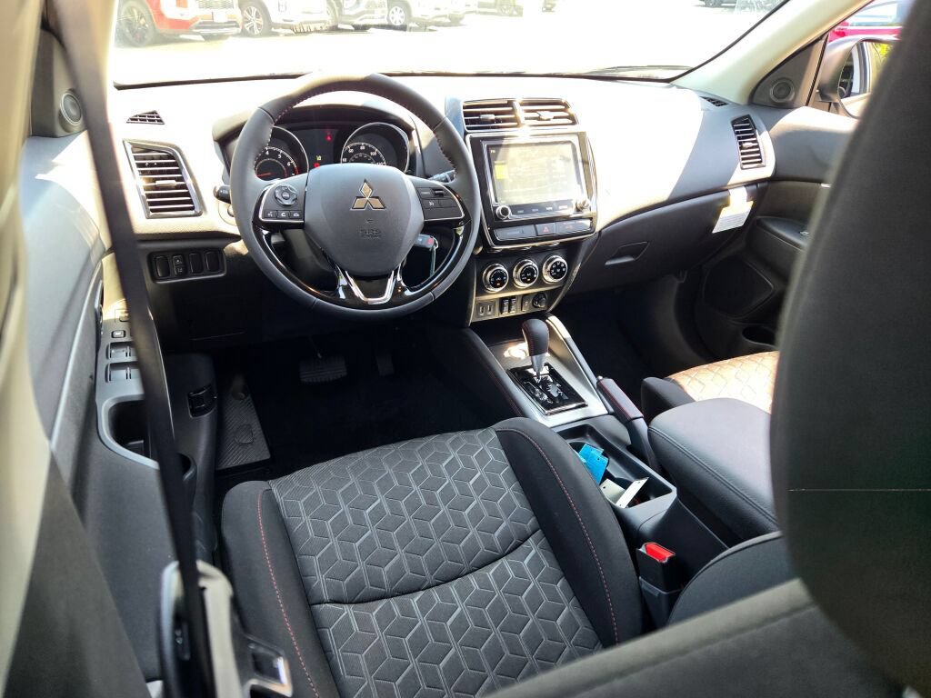 New 2026 Mitsubishi Outlander Sport LE AWD/4WD image 14