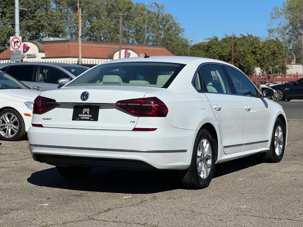 Used 2017 Volkswagen Passat 1.8T S image 4