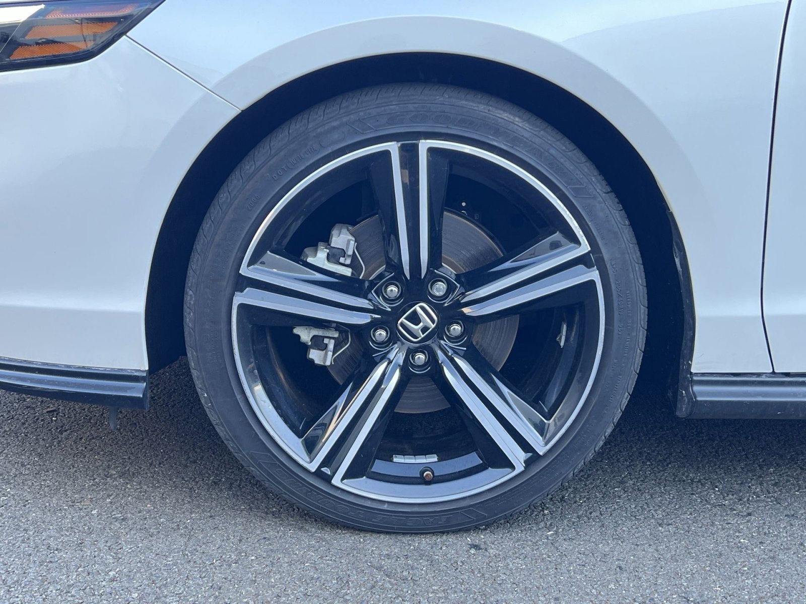 Used 2024 Honda Accord Sport image 11