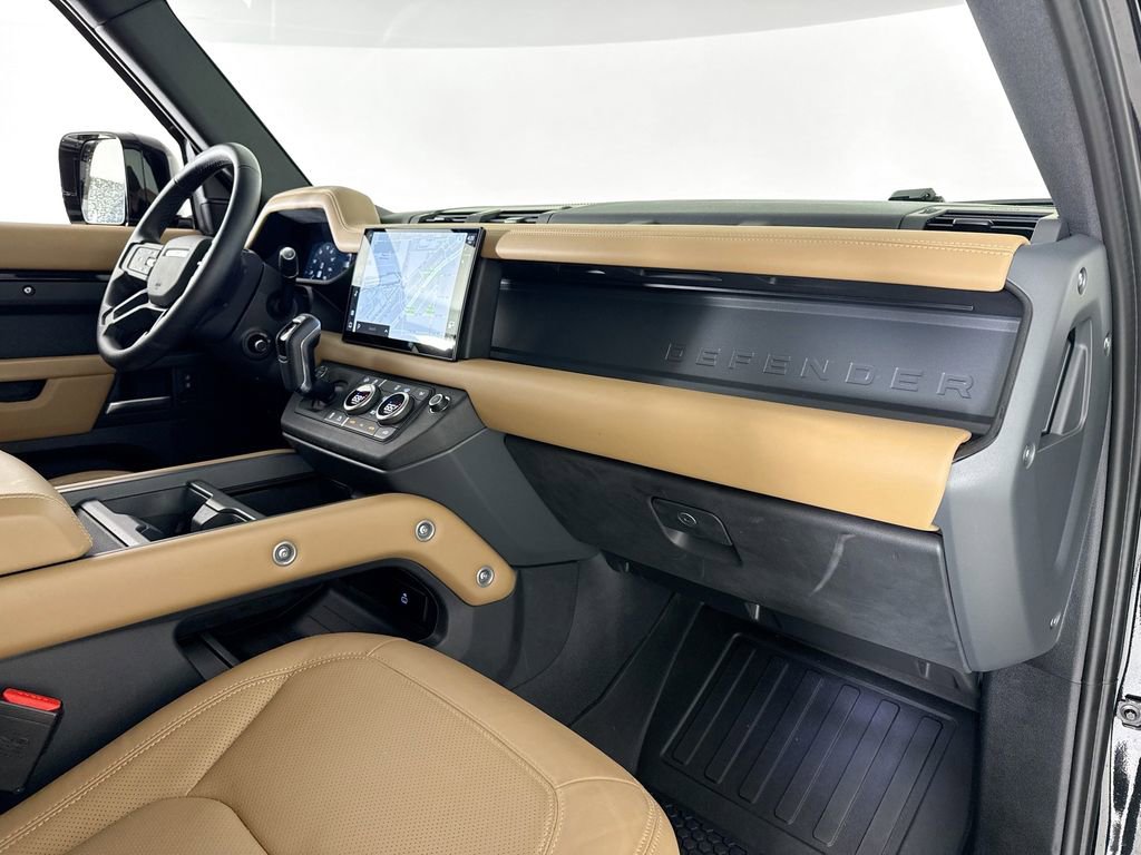 Used 2025 Land Rover Defender 110 S image 13