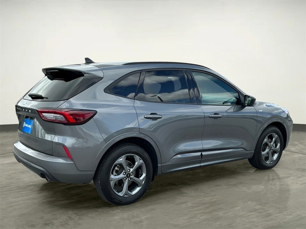 Used 2024 Ford Escape ST-Line w/ Cold Weather Package image 9