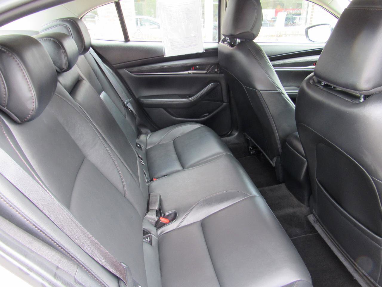 Used 2024 MAZDA MAZDA3 s FWD image 32