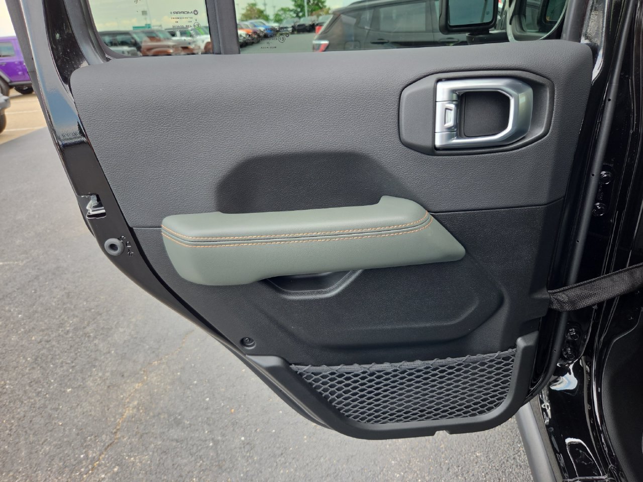 New 2026 Jeep Gladiator Mojave w/ Steel Bumper Group AWD/4WD image 14
