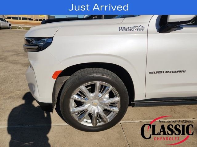 Used 2023 Chevrolet Suburban High Country w/ Premium Package image 11