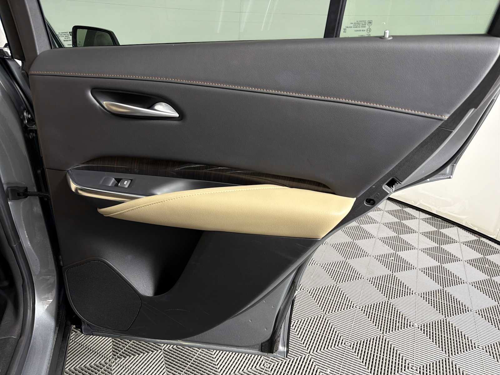 Used 2024 Cadillac XT4 Premium Luxury image 14