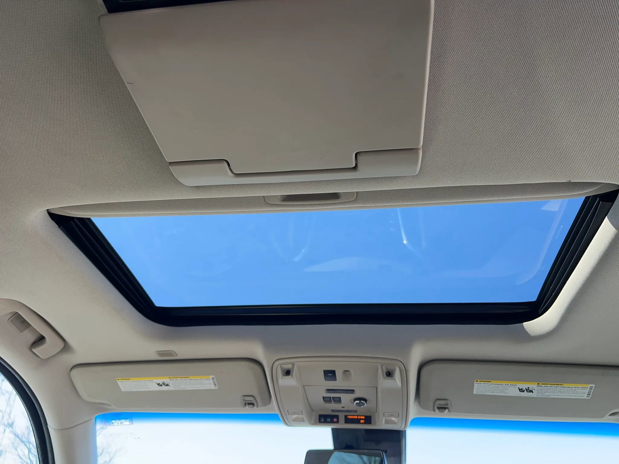 Used 2017 Cadillac Escalade Premium Luxury AWD/4WD image 23