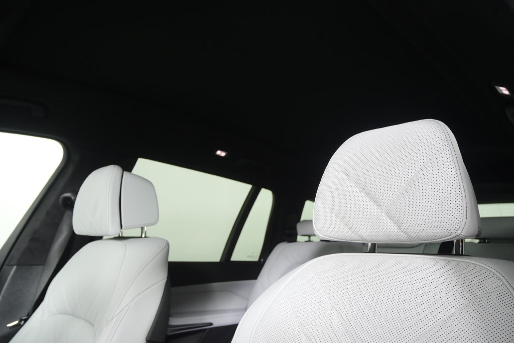 Used 2027 BMW X7 xDrive40i w/ M Sport Package AWD/4WD image 11