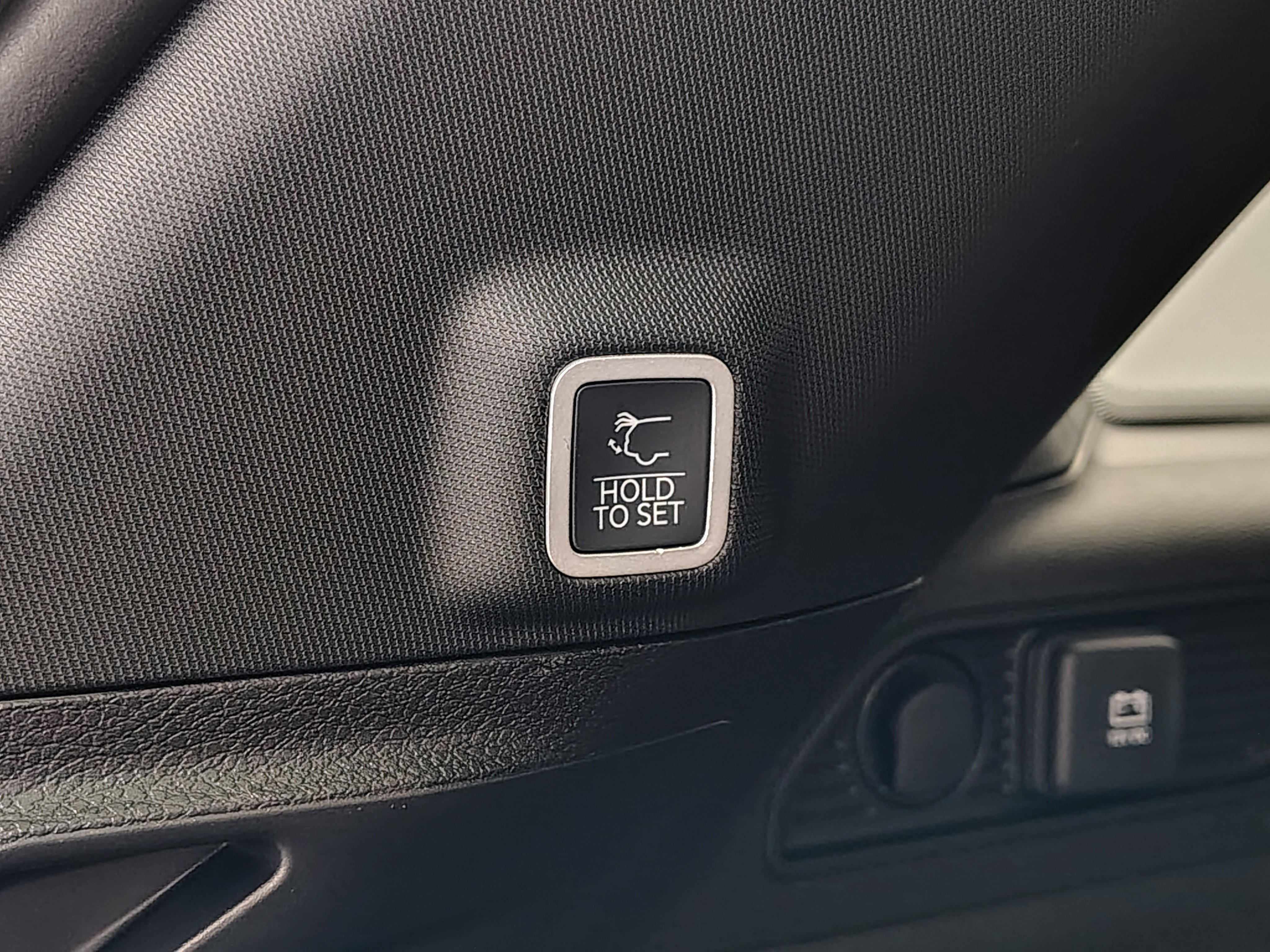 New 2025 Jeep Grand Cherokee Altitude image 14