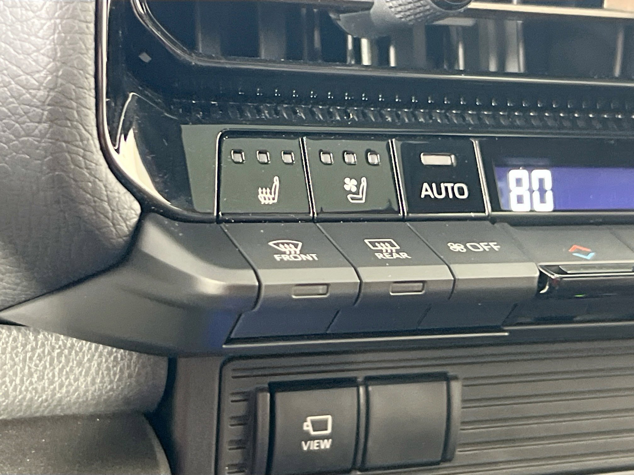 Used 2025 Toyota Land Cruiser w/ Premium Package image 20