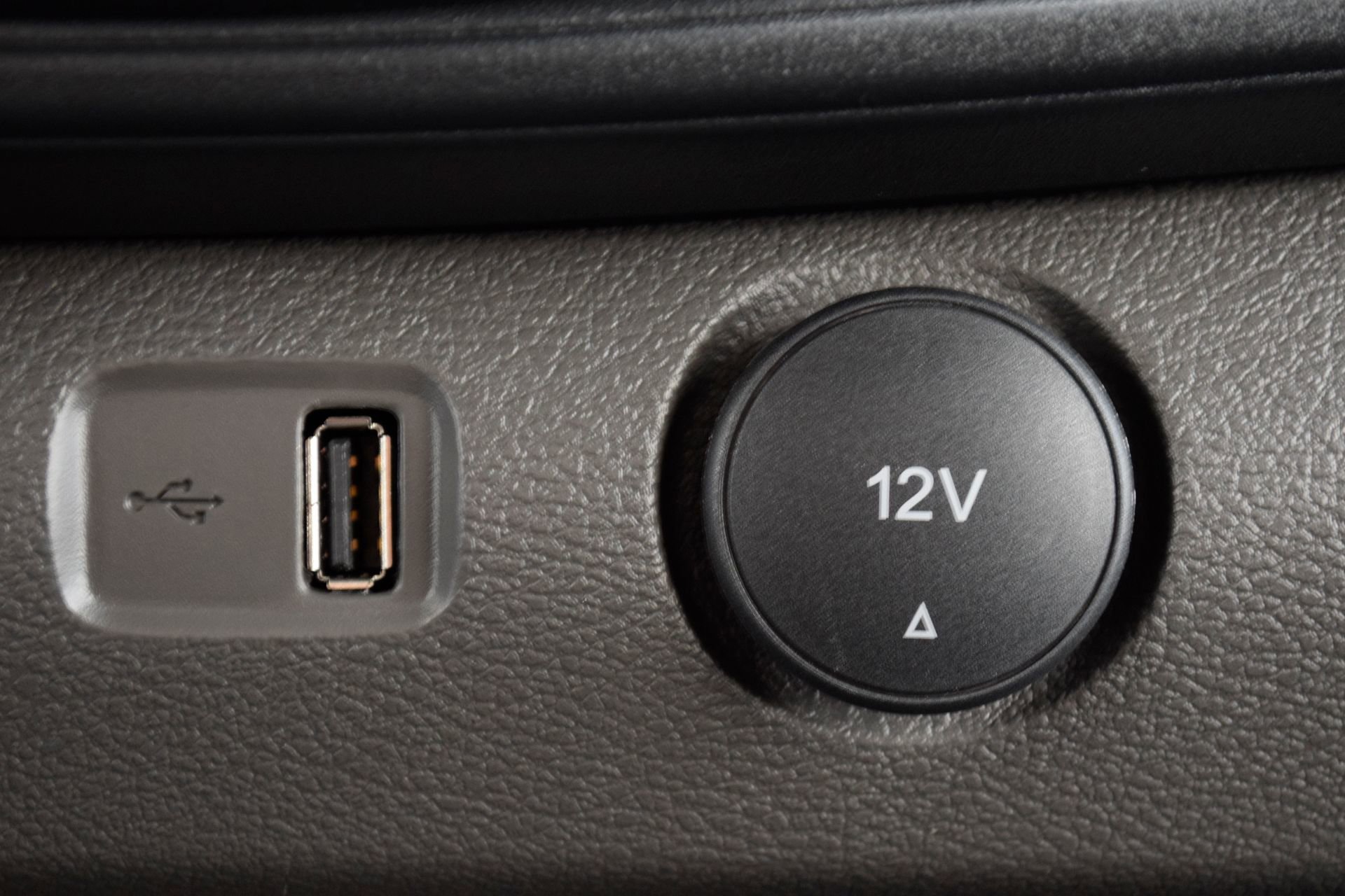 New 2026 Ford Transit 150 148 Medium Roof AWD image 16