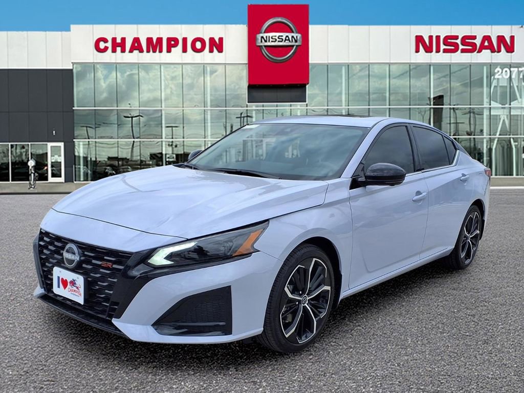 New 2026 Nissan Altima 2.5 SR w/ SR Premium Package FWD image 3