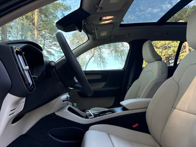 New 2026 Volvo XC40 B5 Plus w/ Protection Package Premier AWD/4WD image 22