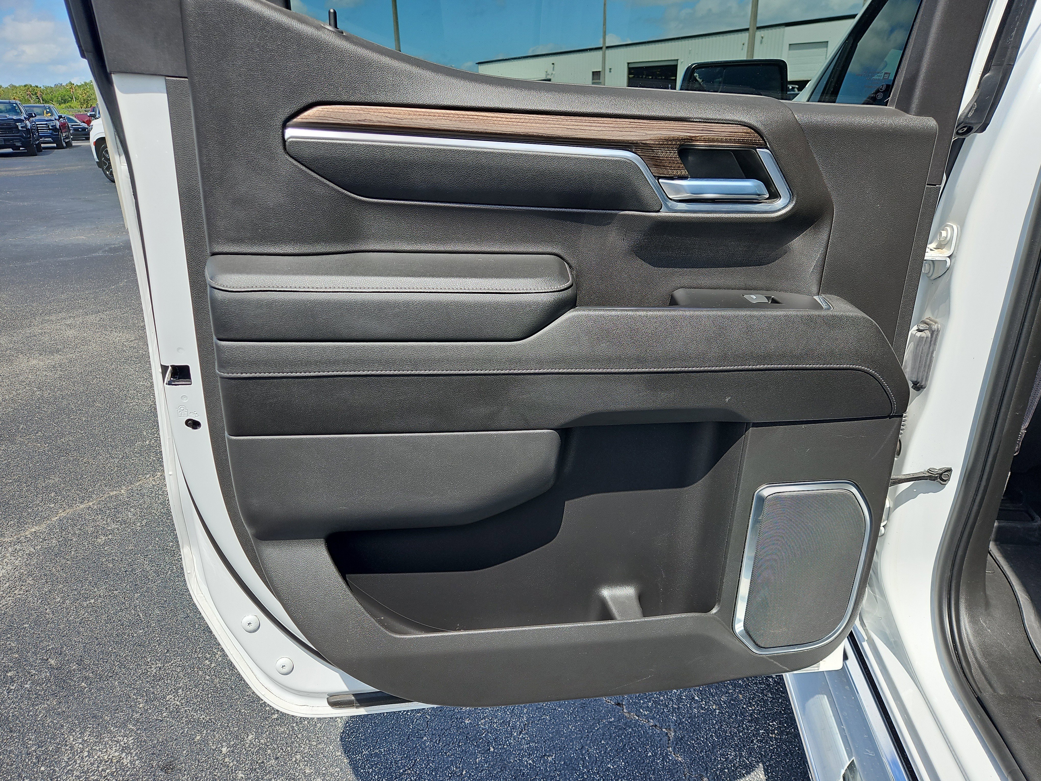 Used 2023 Chevrolet Silverado 1500 LT AWD/4WD image 13
