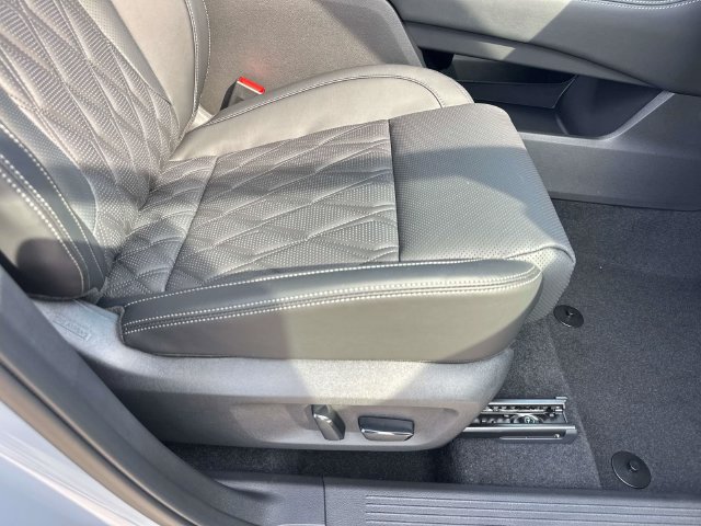 New 2026 Nissan Rogue Platinum AWD/4WD image 16