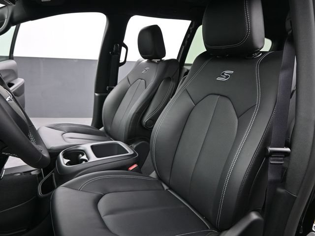 New 2026 Chrysler Pacifica Select w/ S Appearance Package AWD/4WD image 11