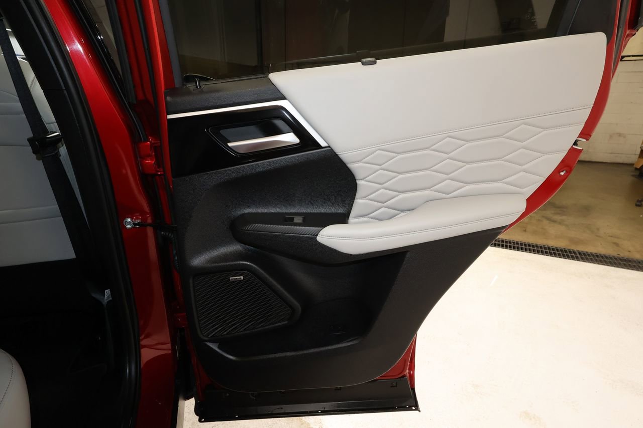 Used 2025 Mitsubishi Outlander SEL FWD image 20