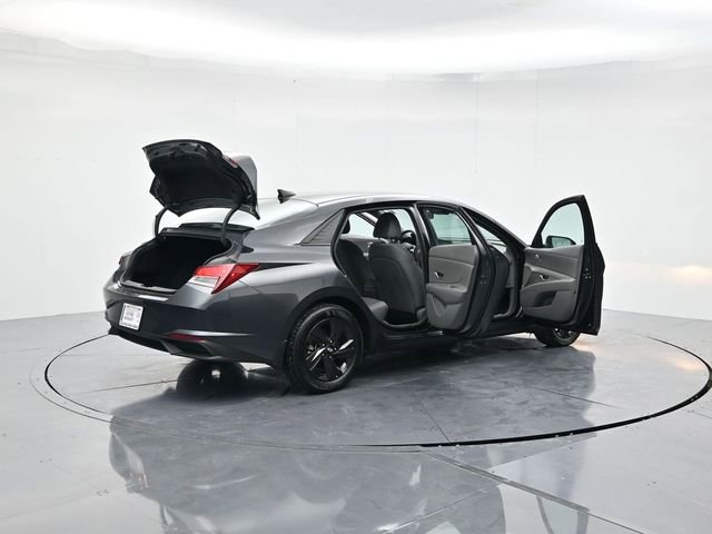 Used 2022 Hyundai Elantra SEL image 47