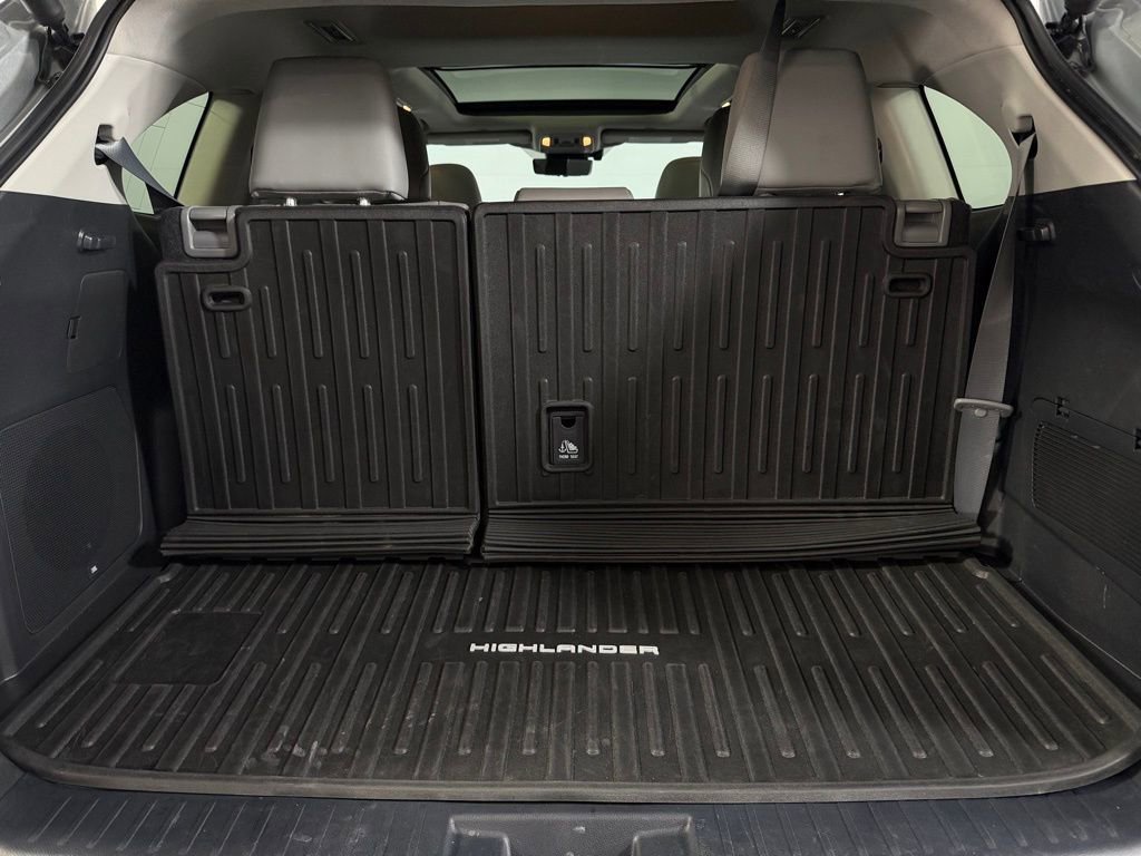 Used 2024 Toyota Highlander Platinum image 35