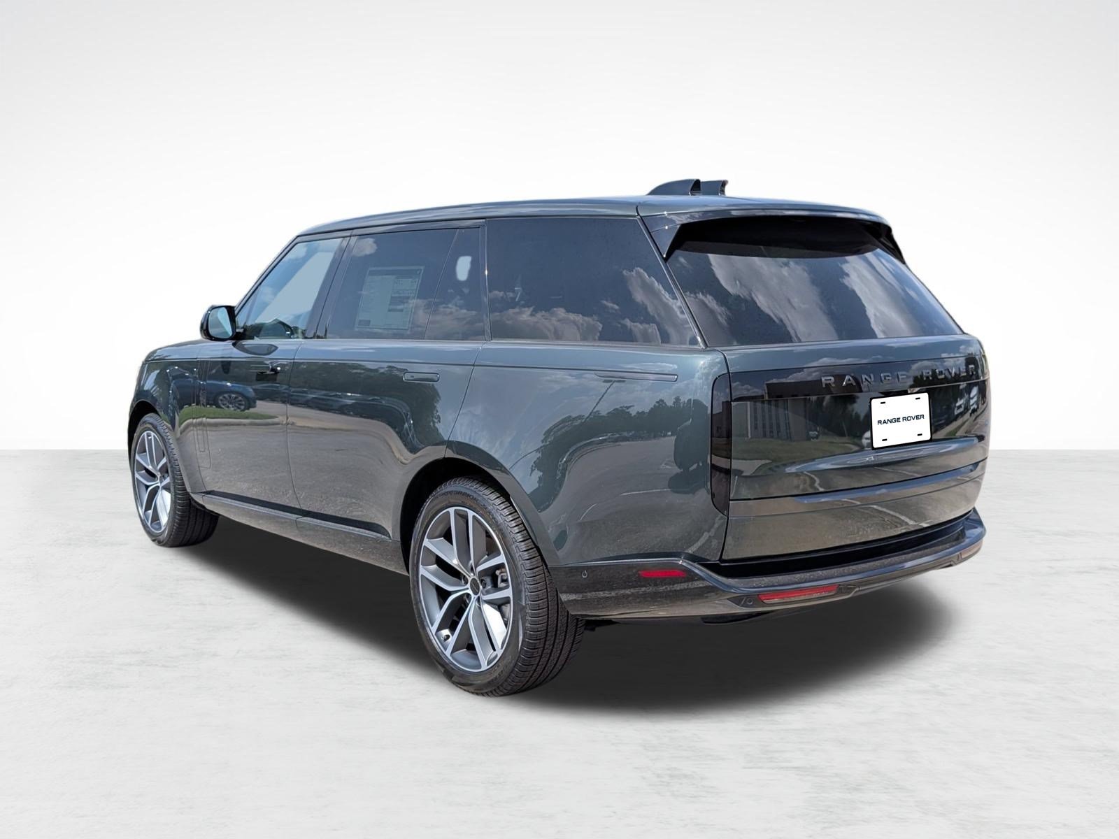 New 2026 Land Rover Range Rover Long Wheelbase SE AWD/4WD image 3