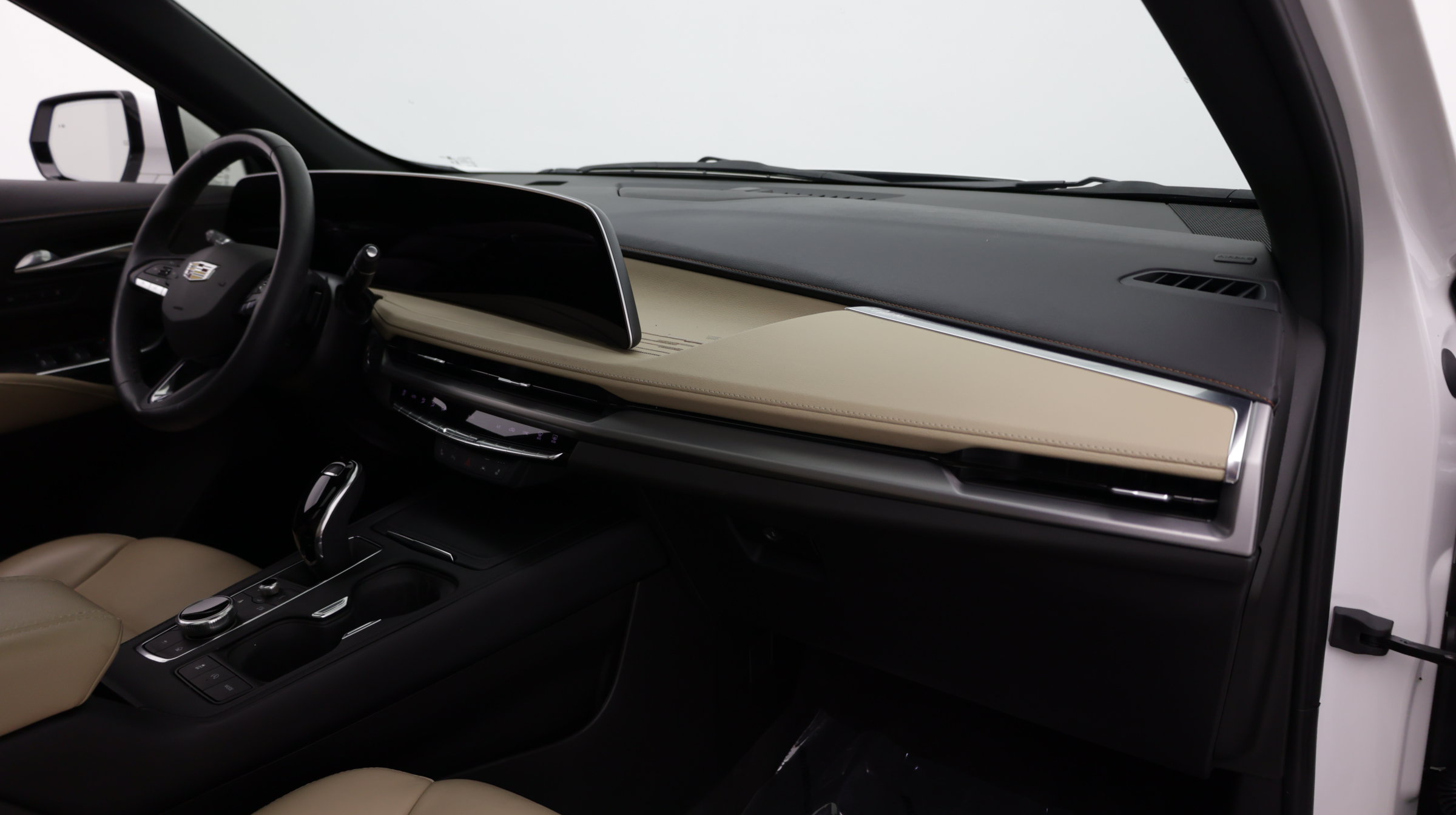 Used 2025 Cadillac XT4 Premium Luxury w/ Cold Weather Package FWD image 43