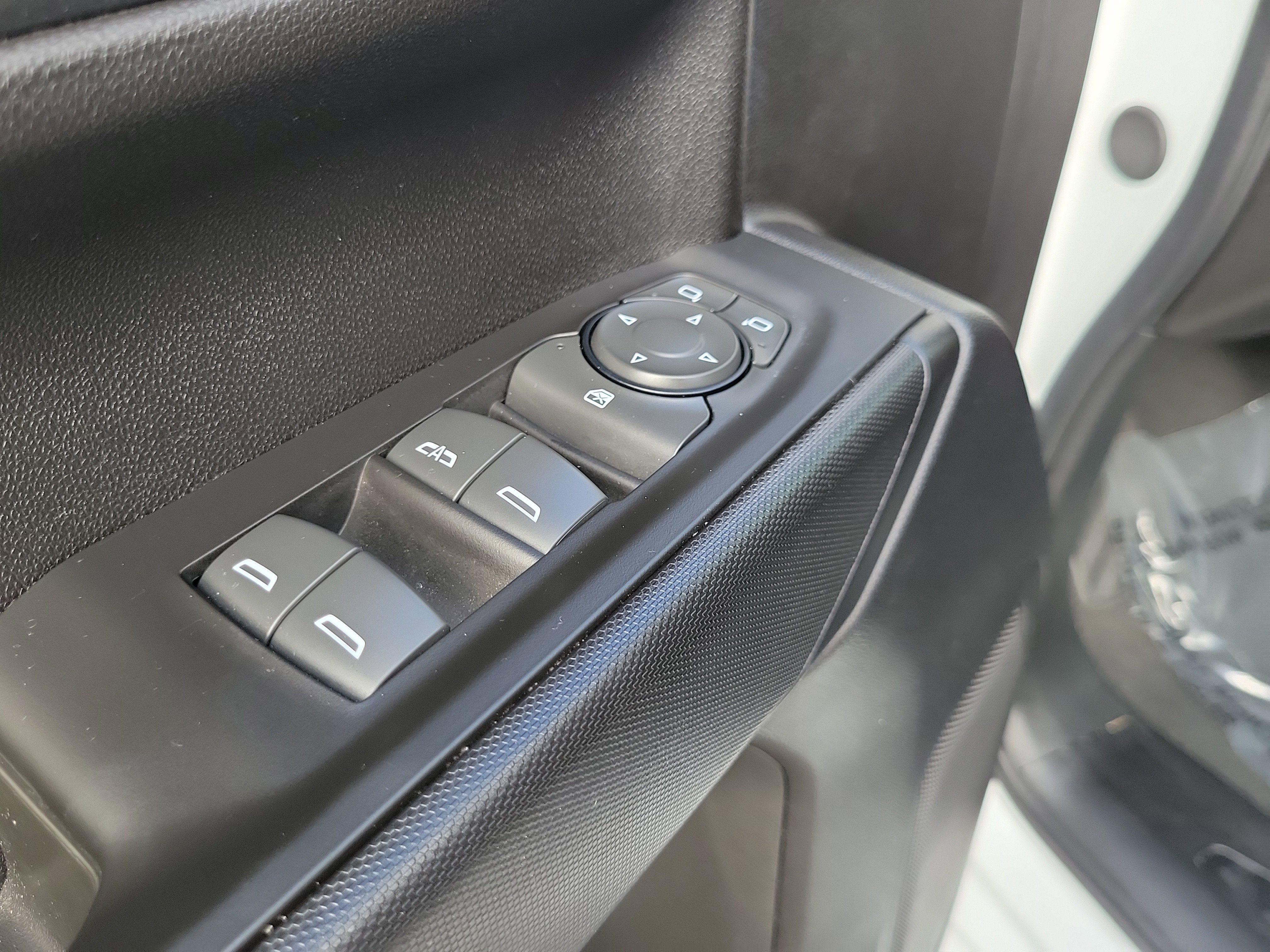 Used 2025 Chevrolet Silverado 1500 Custom w/ Turbomax Blackout Package image 23