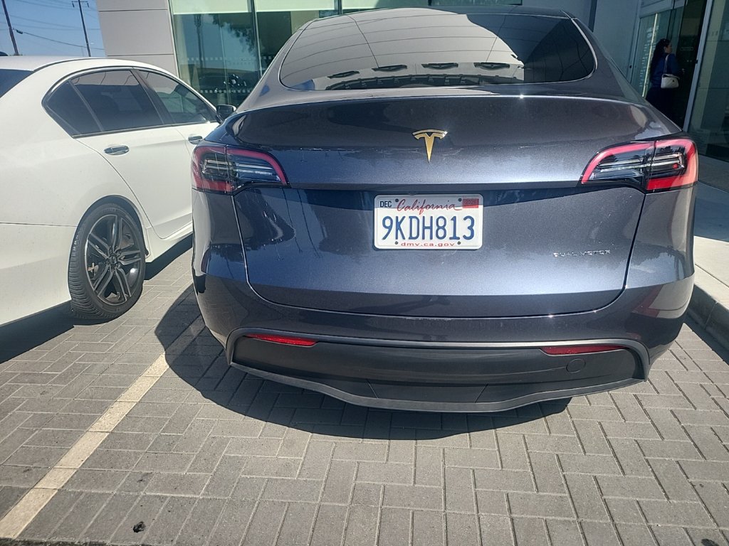 Used 2023 Tesla Model Y Long Range AWD/4WD image 5