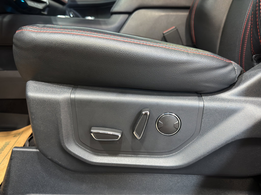 Used 2023 Ford Expedition Limited AWD/4WD image 16