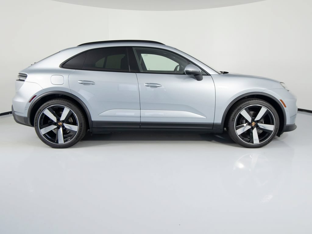 New 2026 Porsche Macan 4 Electric AWD/4WD image 11