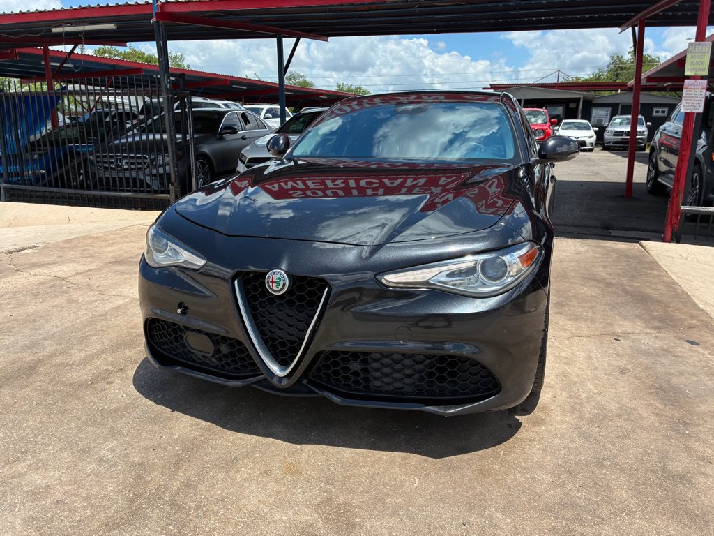 Used 2017 Alfa Romeo Giulia RWD image 5