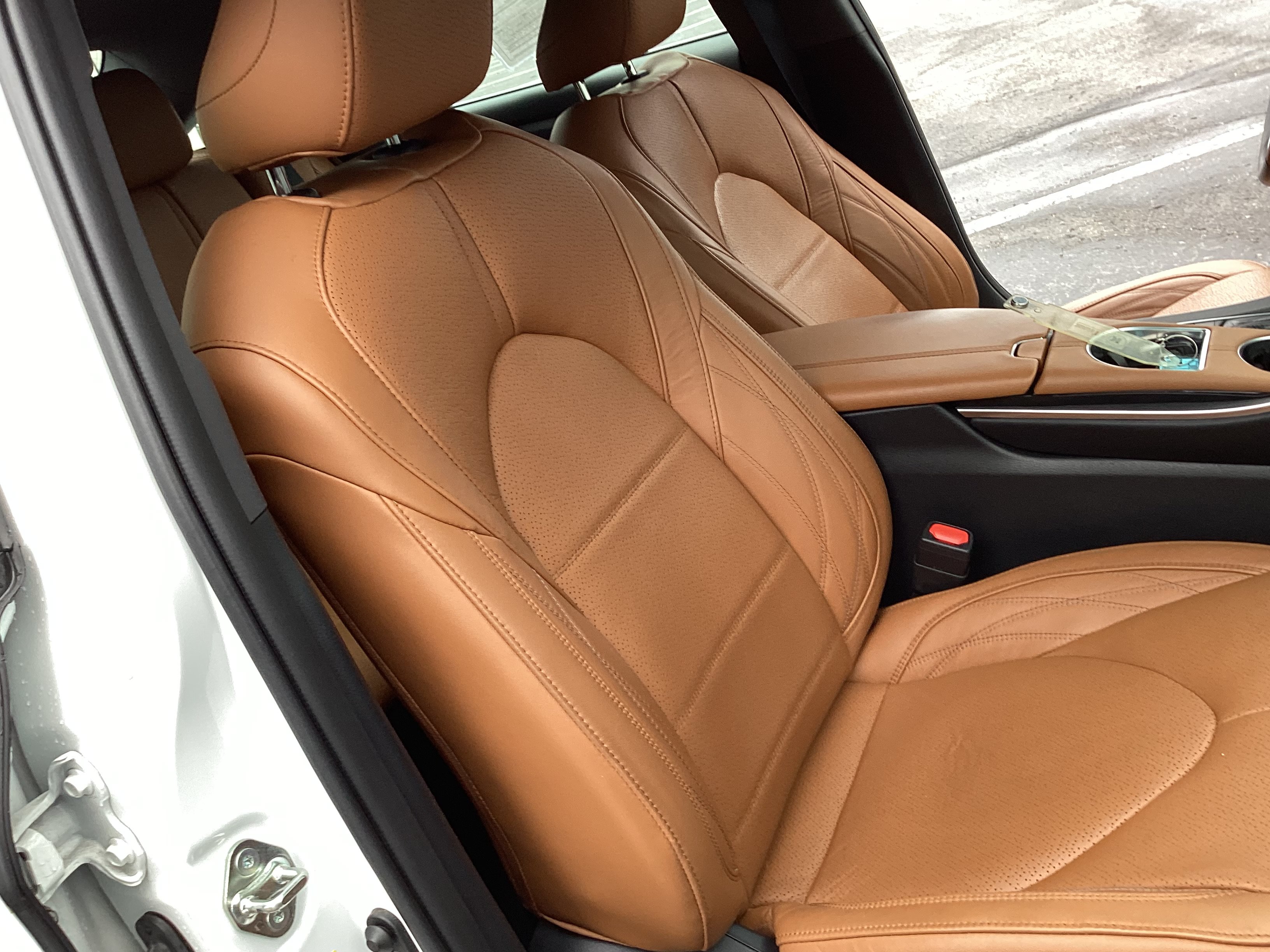 Certified 2019 Toyota Avalon Limited w/ All Weather Liner Package FWD image 8