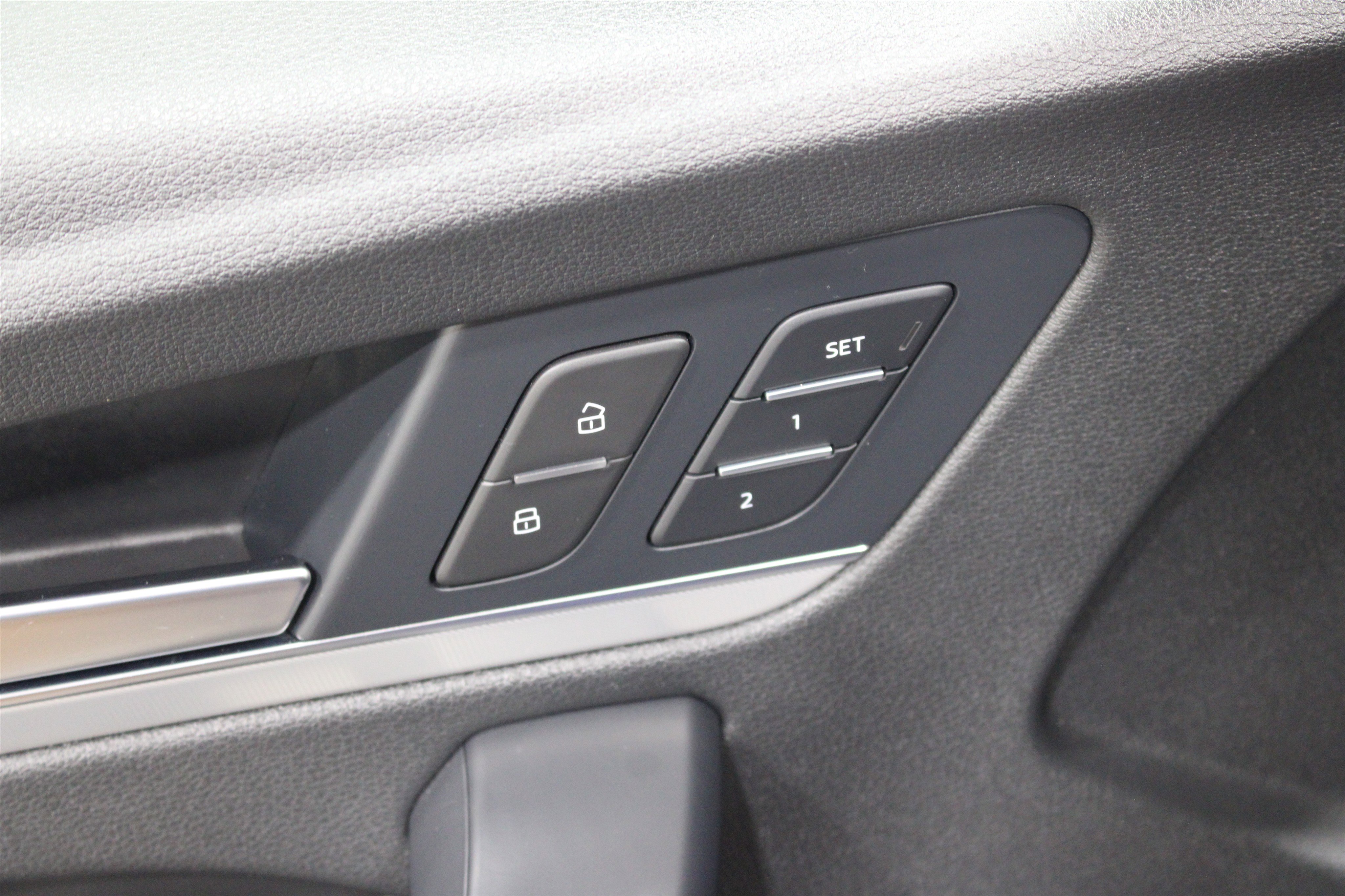 Used 2021 Audi Q5 Prestige w/ Prestige Package image 9
