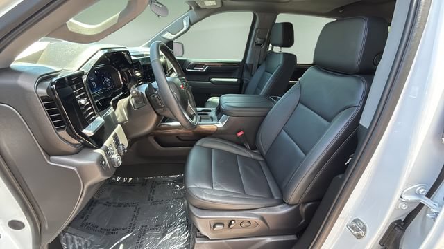 Used 2024 Chevrolet Silverado 1500 LT Trail Boss w/ Convenience Package II AWD/4WD image 19