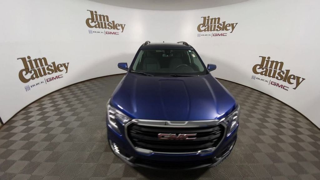 Certified 2023 GMC Terrain SLE w/ Driver Convenience Package image 3