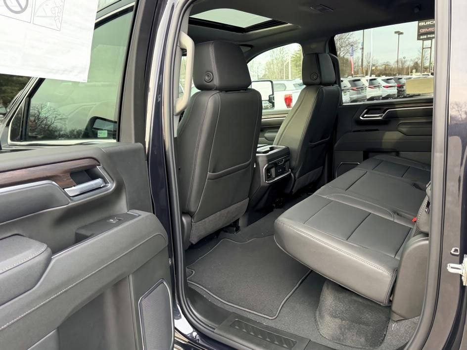 New 2026 GMC Sierra 2500 SLT w/ SLT Premium Package image 9