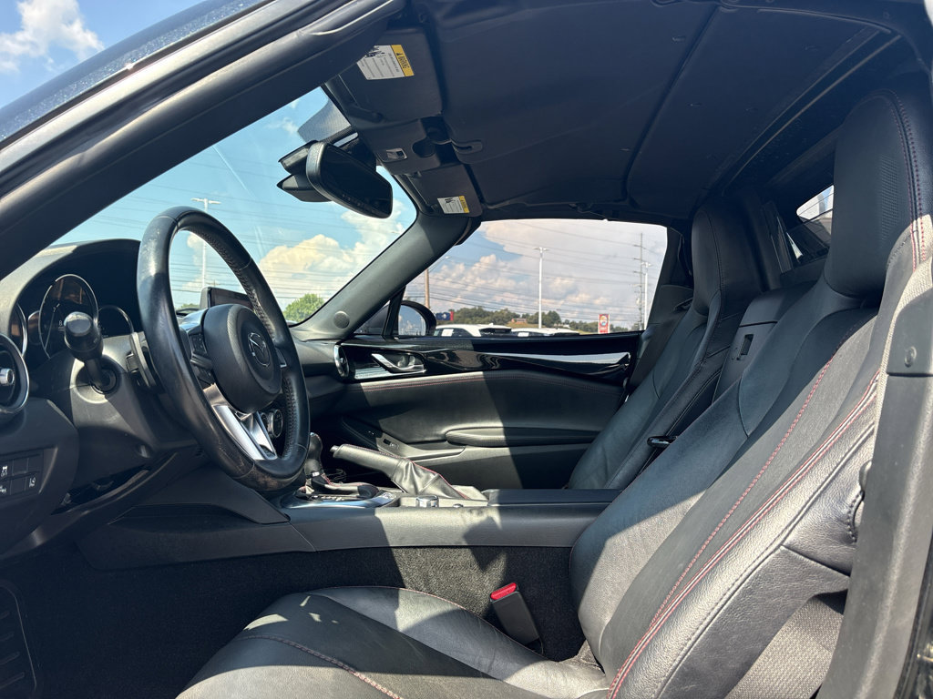 Used 2018 MAZDA MX-5 Miata RF Grand Touring RWD image 13