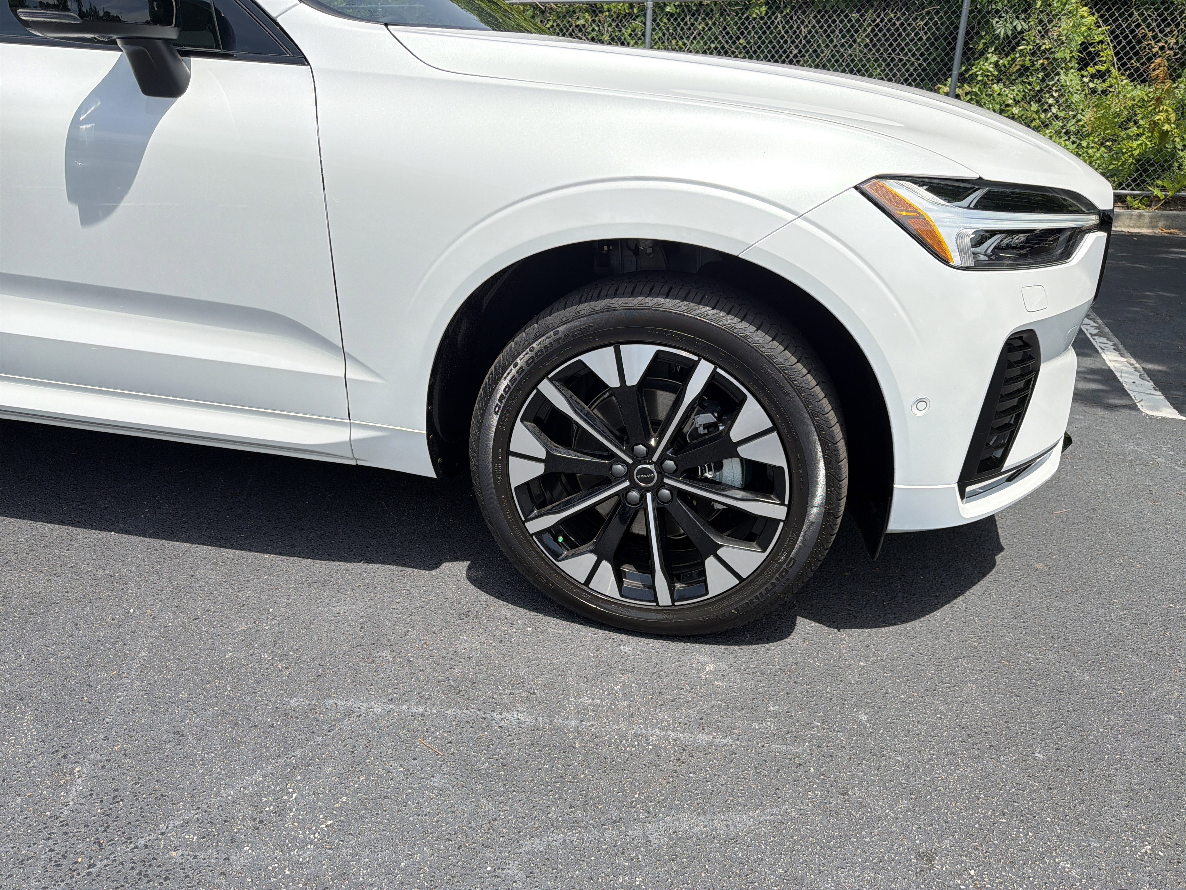 Used 2026 Volvo XC60 B5 Plus w/ Protection Package Premier AWD/4WD image 13