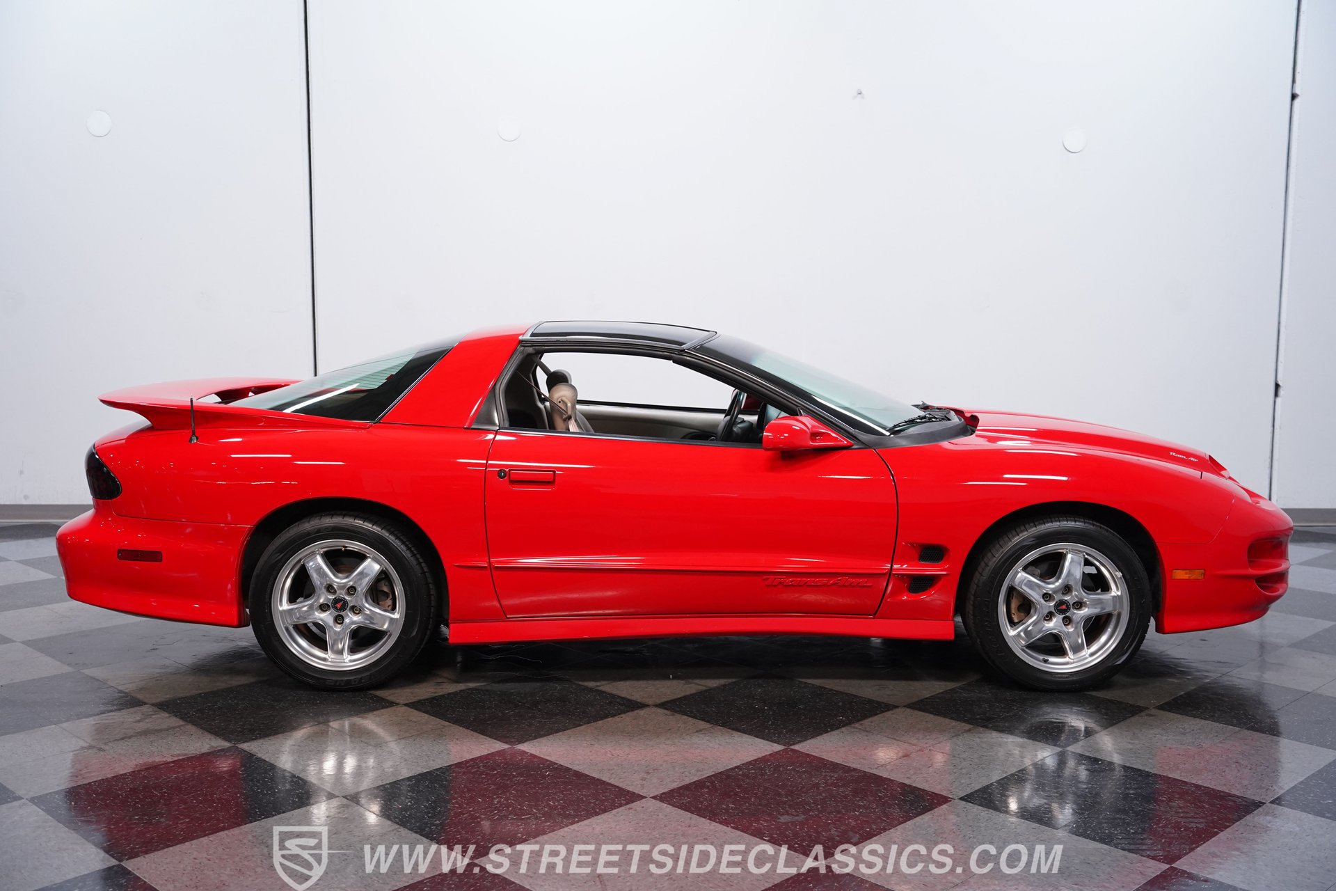 Used 2001 Pontiac Firebird Formula w/ Protection Group RWD image 12