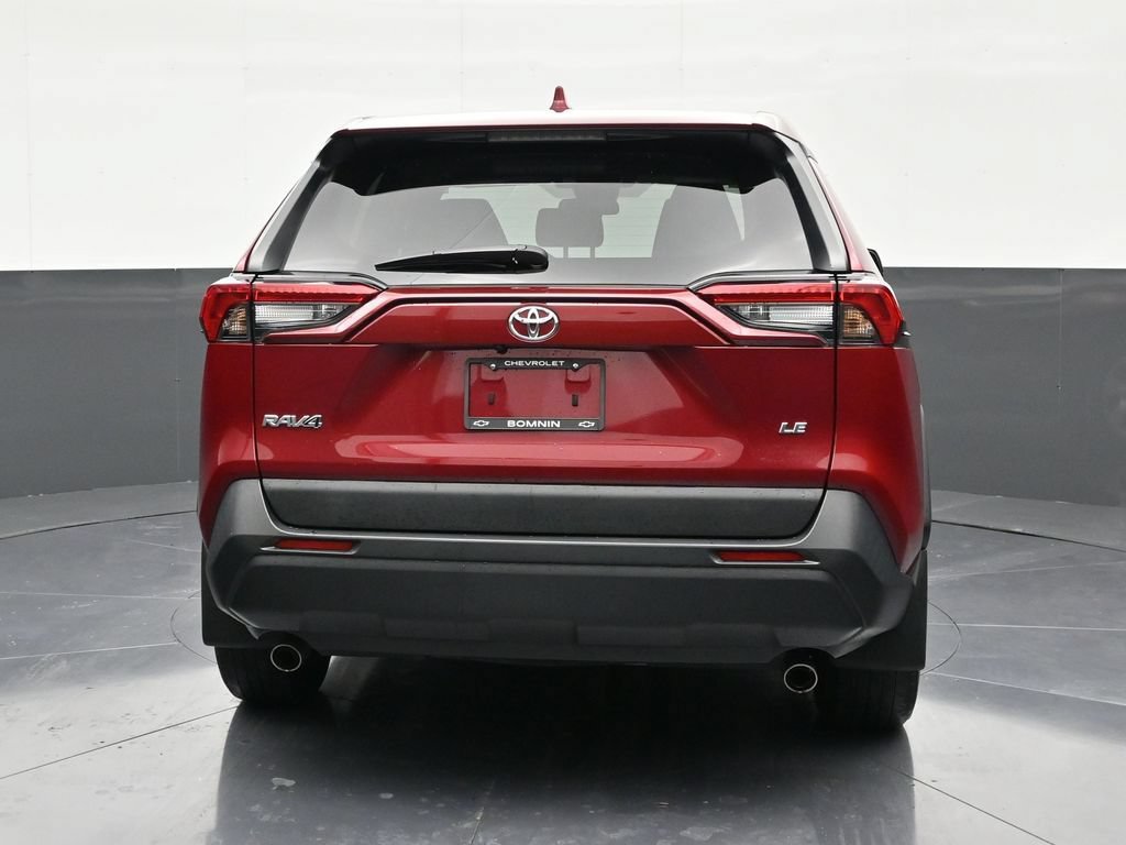 Used 2024 Toyota RAV4 LE FWD image 4