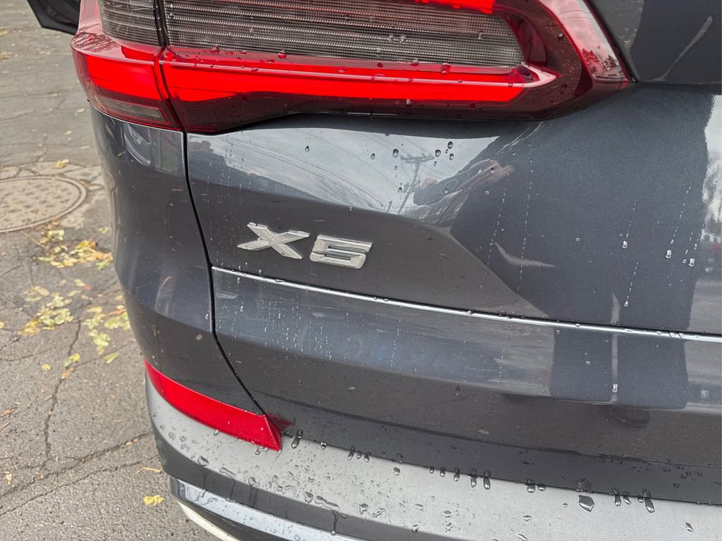 Used 2022 BMW X5 xDrive40i w/ Climate Comfort Package image 15