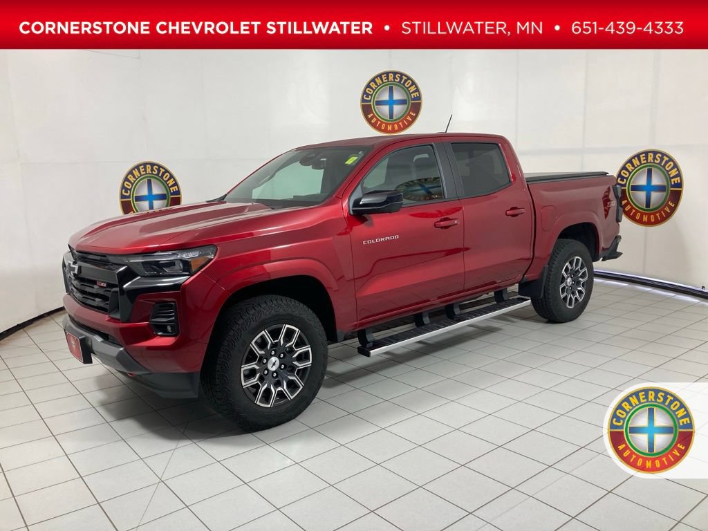 Used 2024 Chevrolet Colorado Z71 w/ Z71 Convenience Package 2