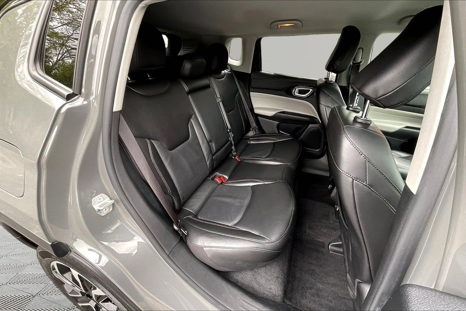 Used 2022 Jeep Compass Limited AWD/4WD image 26