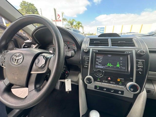 Used 2014 Toyota Camry LE FWD image 17