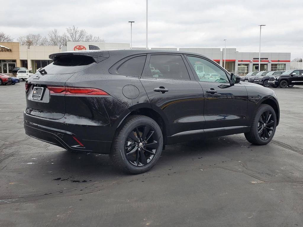 Used 2024 Jaguar F-PACE R-Dynamic S image 3